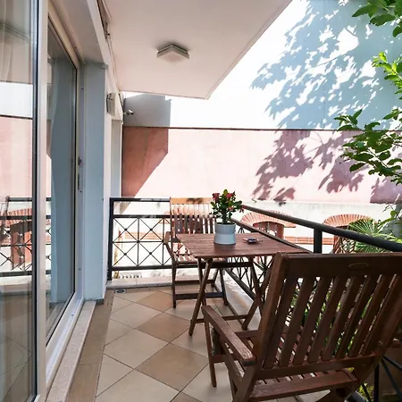 Apartament Amedros *