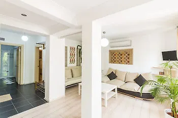 アメドロス ホーム アパート *